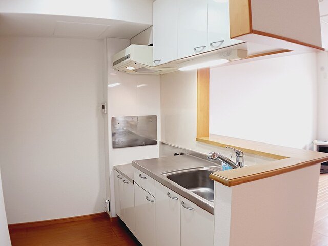 ウエスト ファイブ ヒルズ 202・洋室 画像3 ウエスト ファイブ ヒルズ 202・洋室 画像3