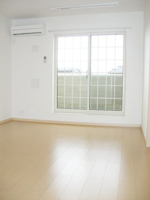 メゾン　ラ・フレーシュ 203・洋室 画像3