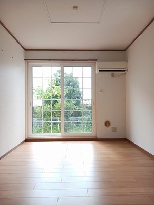 ナチュール　ドゥ 102・洋室 画像2
